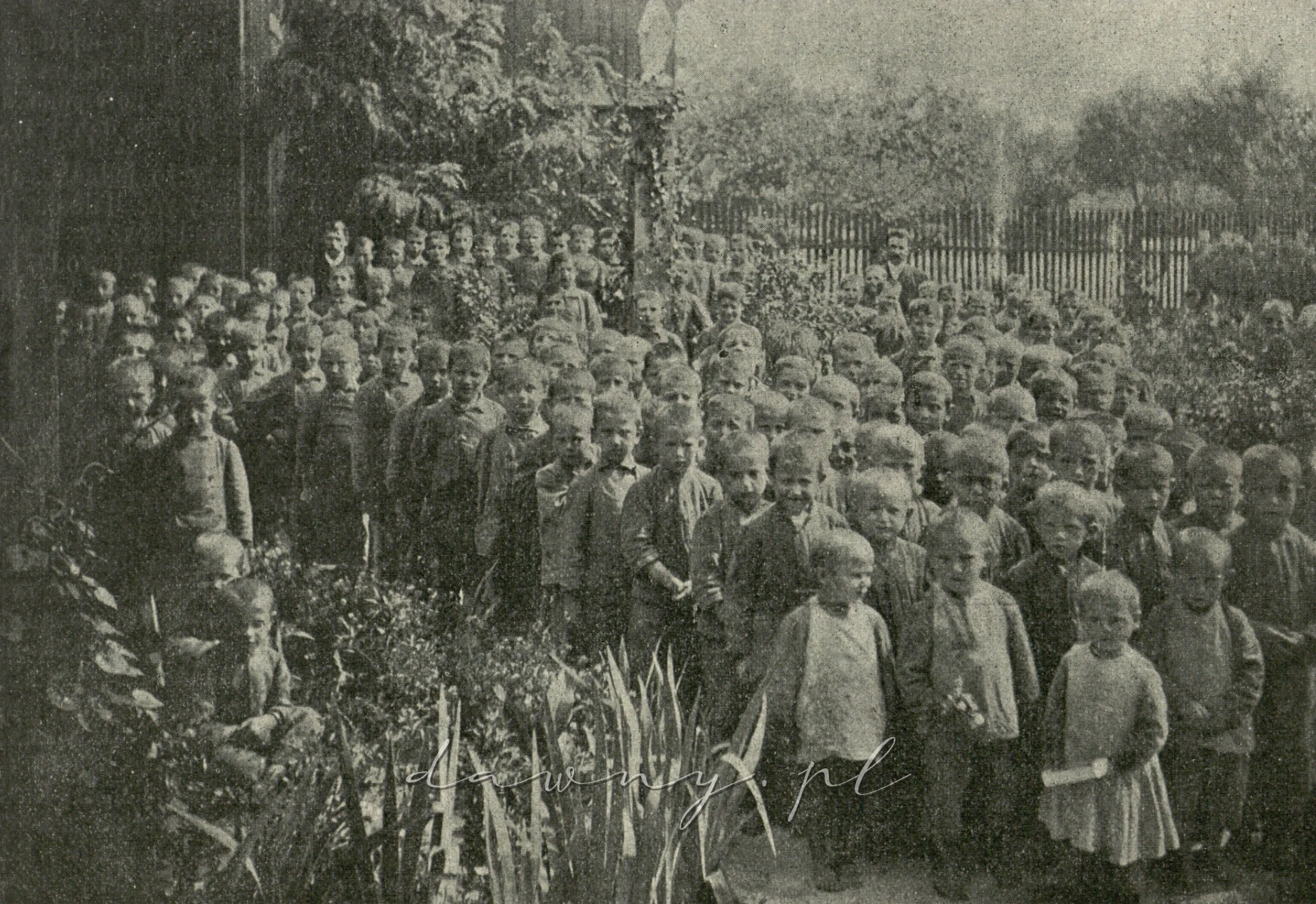 Kolonia sierot w Drewnicy, rok 1899.
